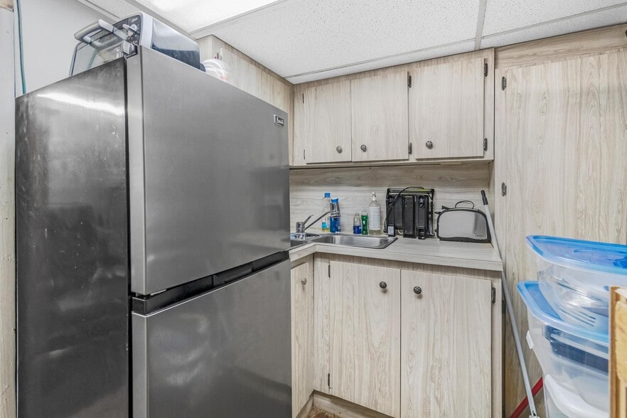 More Photos Of 2111 SW 31st Ave, Hallandale Beach Warehouse For Sale