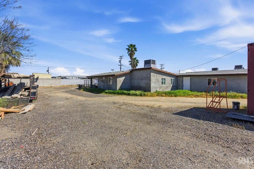 More Photos Of 2800 Patton Way, Bakersfield Specialty For Sale