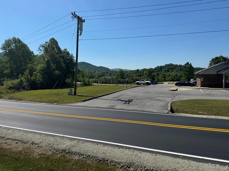 More Photos Of 5858 Old Hendersonville Hwy, Penrose Post Office For Sale