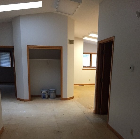 More Photos Of 4777 E State St, Rockford Medical For Lease
