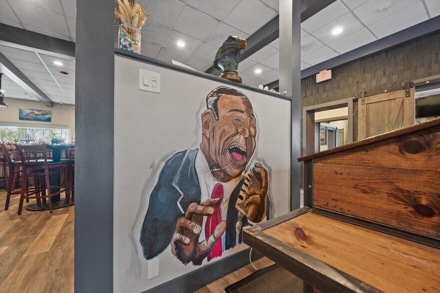 More Photos Of 514 NW Dixie Hwy, Stuart General Retail For Sale