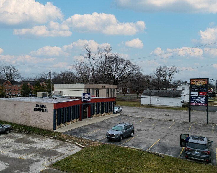 More Photos Of 1837 W Alexis Rd, Toledo Office For Sale