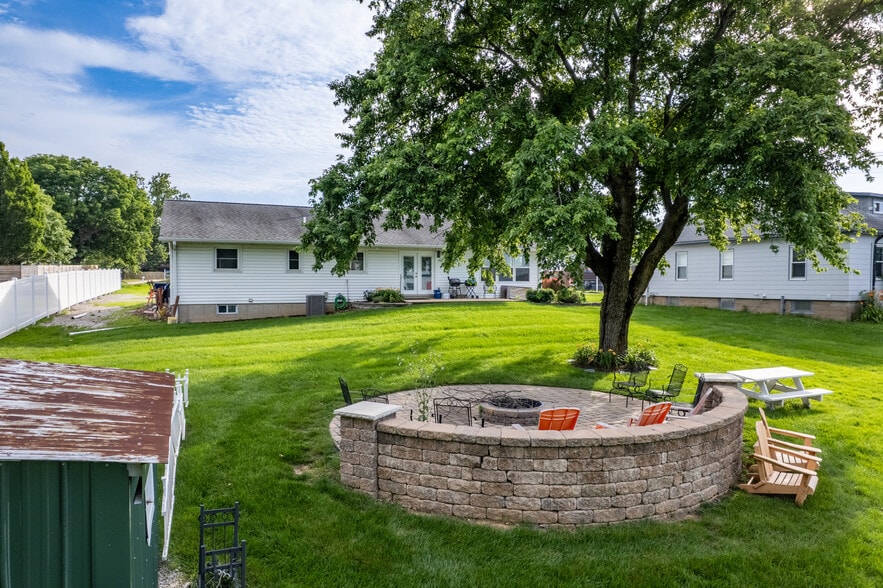 More Photos Of 1514 Caulks Hill Rd, Saint Charles Office For Lease