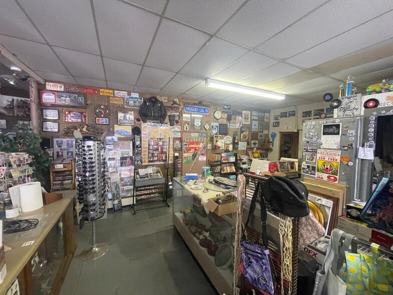 More Photos Of 242 W Lewis Ave, Ash Fork Storefront Retail Residential For Sale