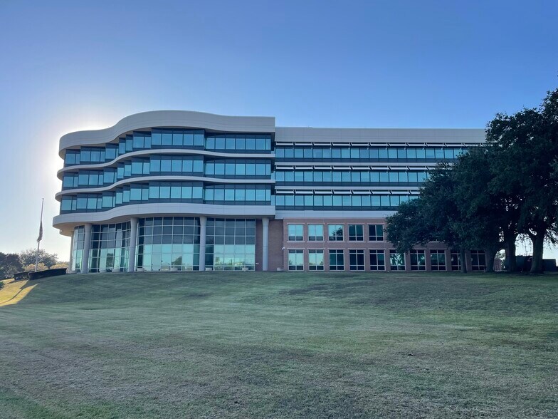 More Photos Of 1 Energy Pl, Pensacola Office For Lease