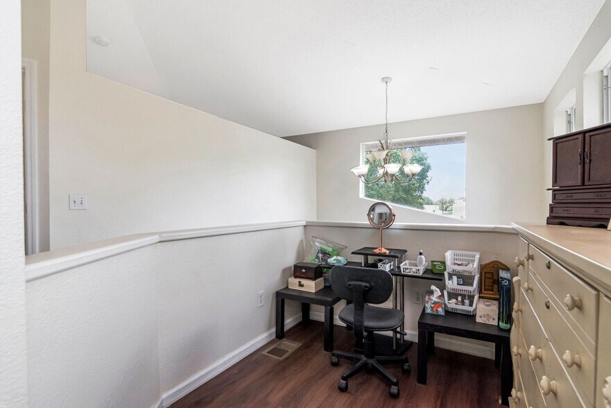 More Photos Of 10532 67th Ave, Seminole Specialty For Sale