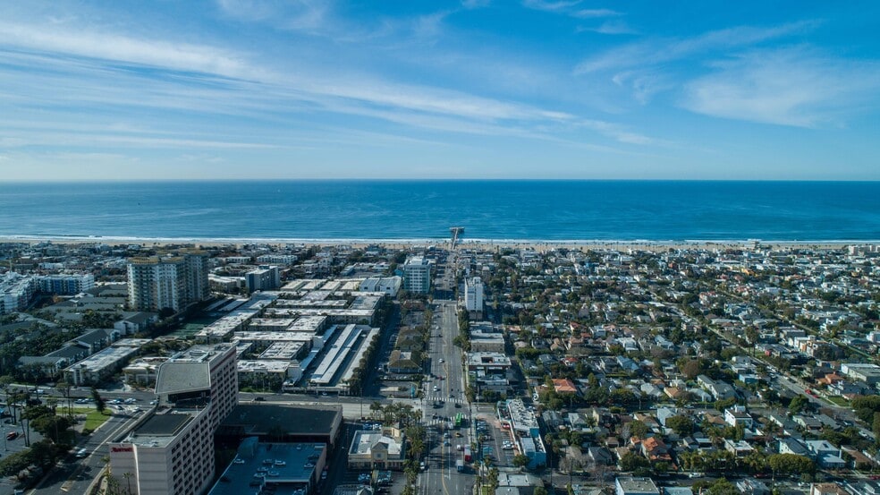 More Photos Of 503-527 Washington Blvd, Venice General Retail For Lease