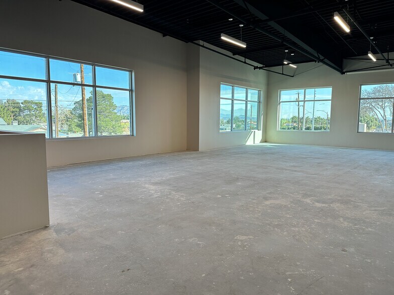 More Photos Of 4055 E Patrick Ln, Las Vegas Flex For Lease