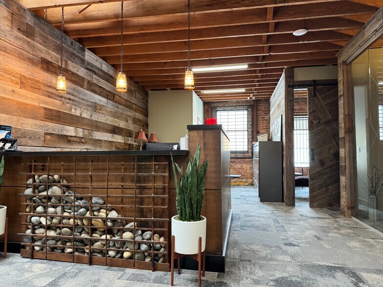 More Photos Of 914 Macdonald Ave, Richmond Storefront Retail Office For Lease