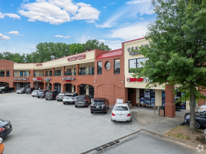 More Photos Of 5953 Buford Hwy NE, Doraville Storefront Retail Office For Lease