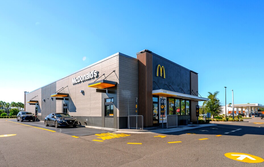 Primary Photo Of 6508 University Pky, Sarasota Fast Food For Sale