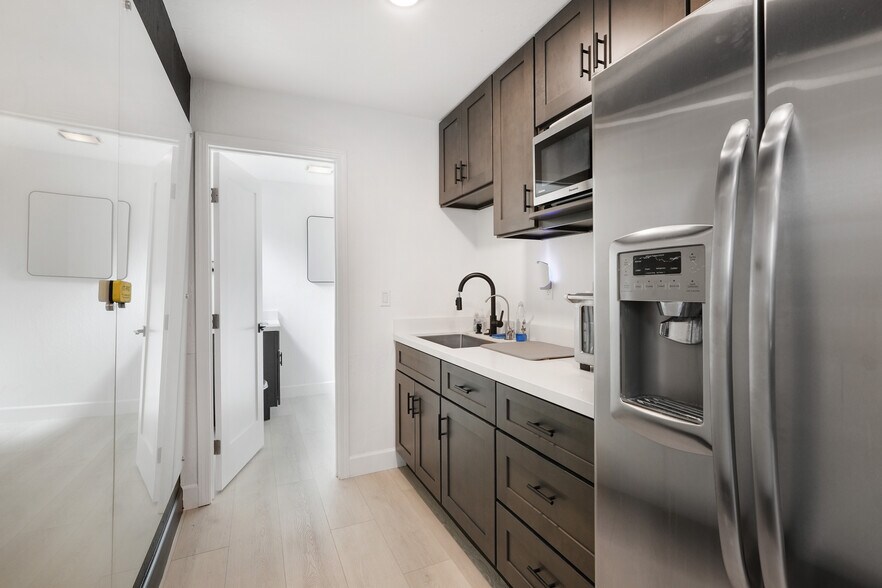 More Photos Of 50 W Main Ave, Morgan Hill Office Residential For Lease