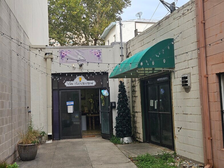 More Photos Of 117 S Warren St, Trenton Storefront Retail Residential For Sale