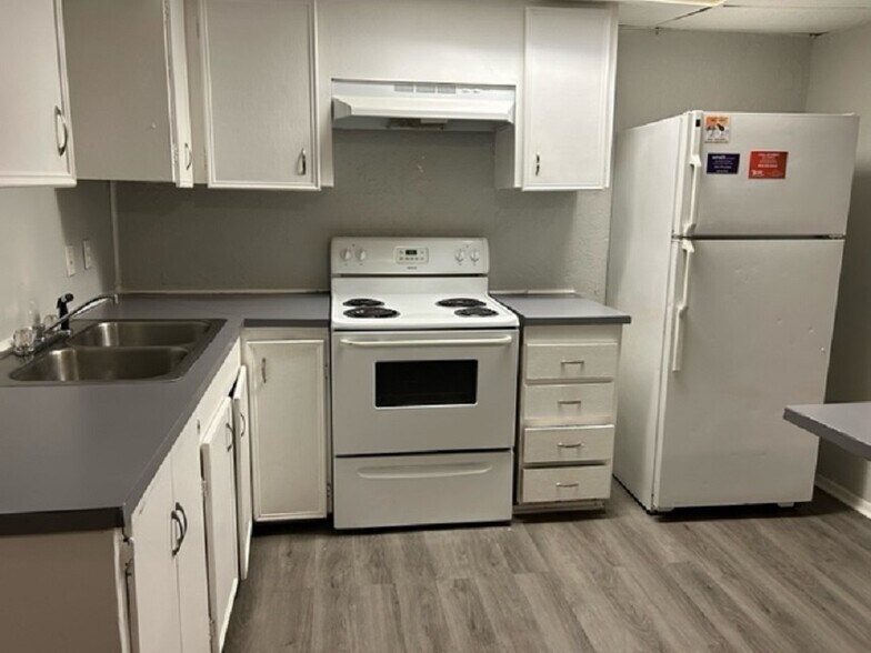 More Photos Of 1301 Pine St, Texarkana Apartments For Sale