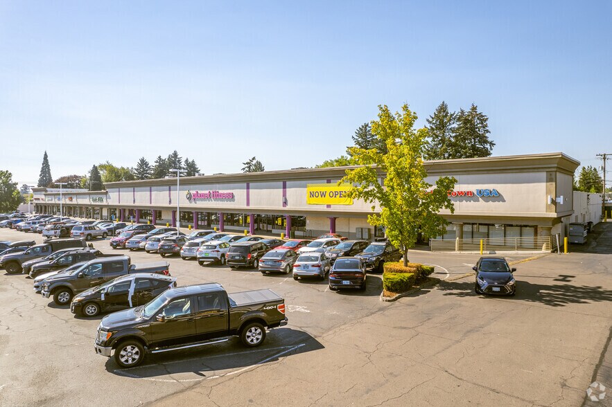 More Photos Of 10319 SE 82nd Ave, Portland General Retail For Lease