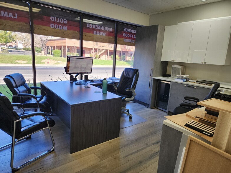 More Photos Of 9960 Business Park Dr, Sacramento Showroom For Lease