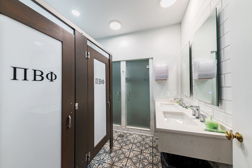 More Photos Of 1493 University Ave, Morgantown Sorority Fraternity House For Sale