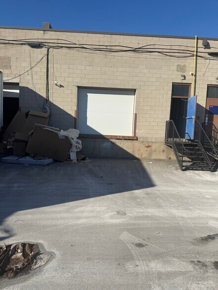 More Photos Of 2455 Cawthra Rd, Mississauga Light Distribution For Lease