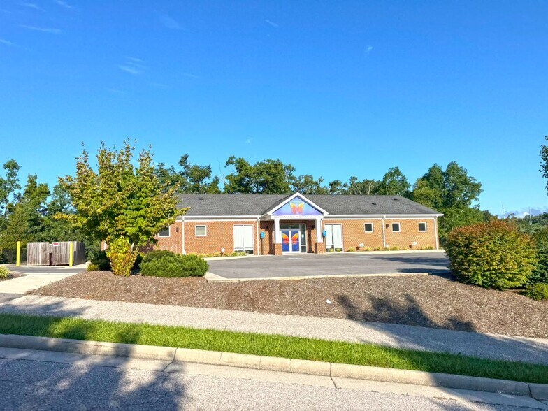 More Photos Of 829 Davis St, Blacksburg Medical For Sale