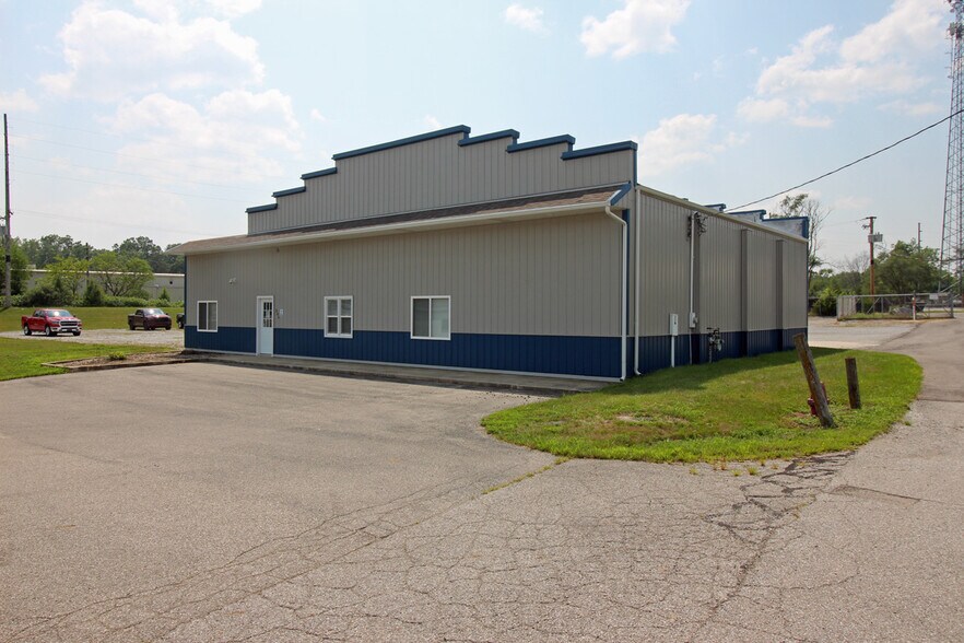 Primary Photo Of 309 Diamond Ave, Columbia City Industrial For Sale