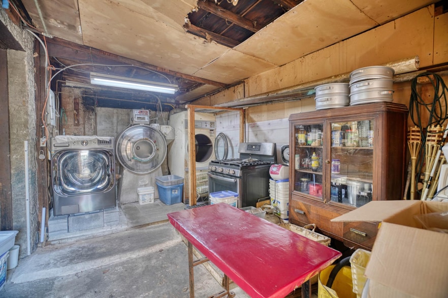 More Photos Of 12 E Wister St, Philadelphia Storefront For Sale