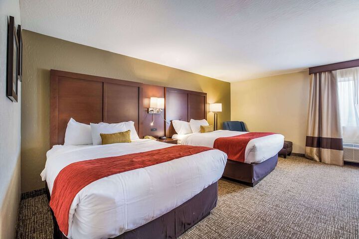 More Photos Of 730 E Xenia Dr, Fairborn Hotel For Sale