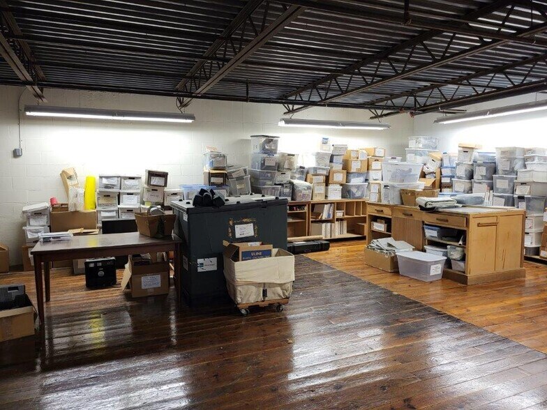 More Photos Of 1601 N Jessup St, Wilmington Manufacturing For Sale