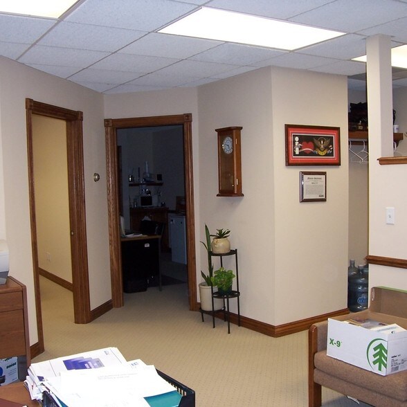 More Photos Of 505-511 5th St, Sioux City Office For Sale