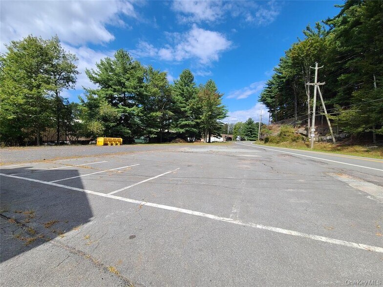 More Photos Of 36 Cold Spring Rd, Monticello Industrial For Sale