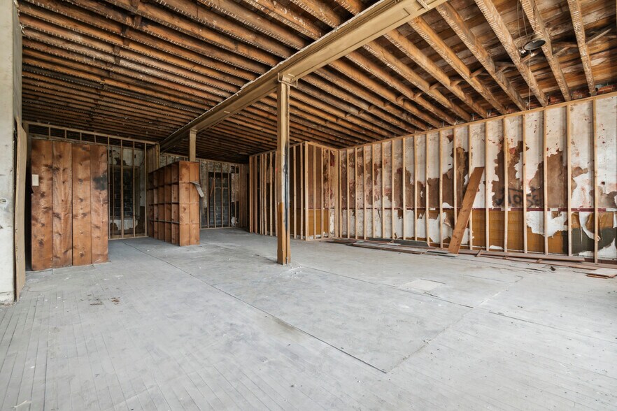 More Photos Of 800-804 W Girard Ave, Philadelphia Storefront Retail Office For Sale