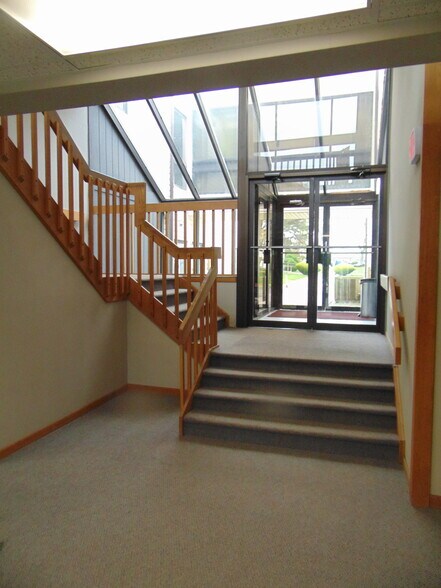 More Photos Of 509 Stillwells Corner Rd, Freehold Medical For Lease