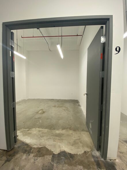 More Photos Of 901 E 31st St, Los Angeles Manufacturing For Lease