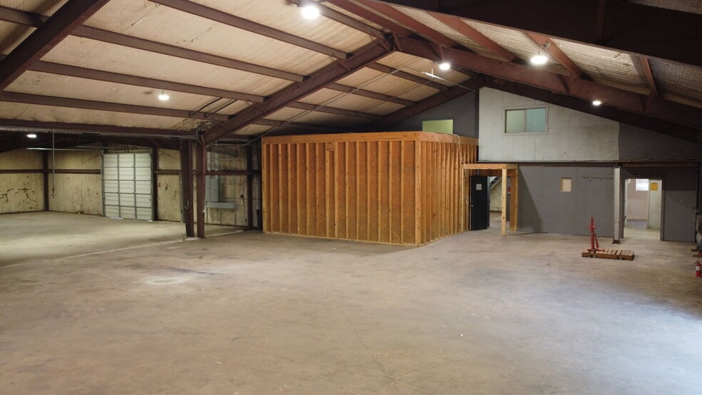 More Photos Of 25232 Hardin Store Rd, Magnolia Manufacturing For Lease