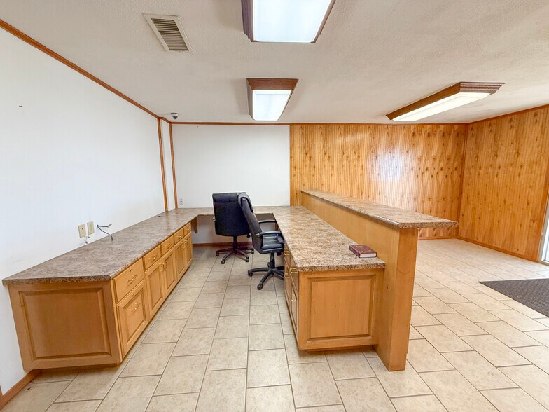 More Photos Of 11730 Highway 152, Pampa Warehouse For Sale
