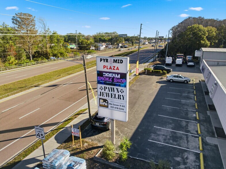 More Photos Of 8510 State Road 52, Hudson Storefront For Lease