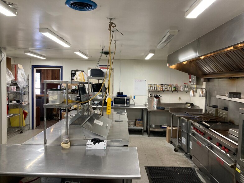 More Photos Of 1012 Main St, Beaver Bay Bar For Sale