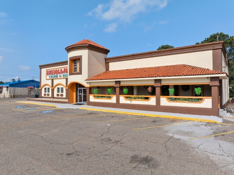 More Photos Of 929 US-98, Columbia Restaurant For Sale