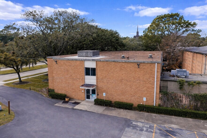 More Photos Of 4300 W Bellfort St, Houston Schools For Lease