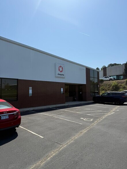 More Photos Of 144 Talbert Pointe Dr, Mooresville Light Distribution For Lease