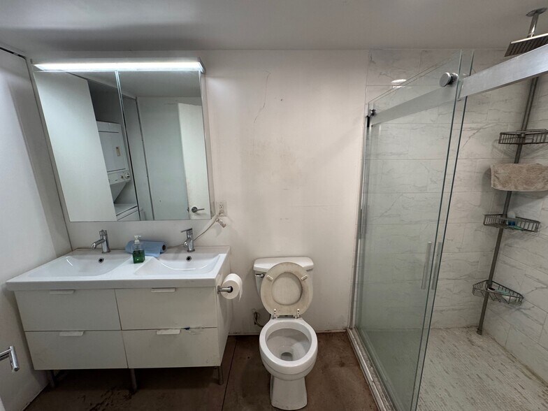 More Photos Of 4500-4508 E 27th St, Kansas City Service For Lease