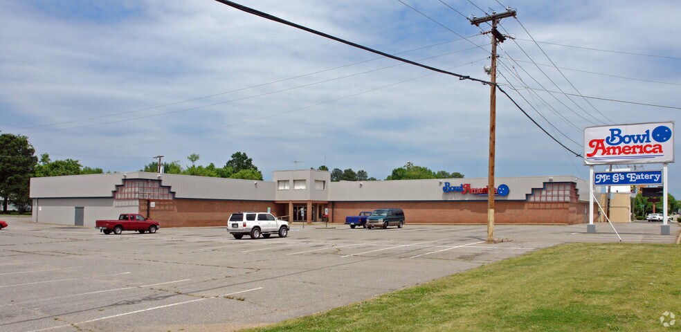 Primary Photo Of 5018 Williamsburg Rd, Richmond Bowling Alley For Sale