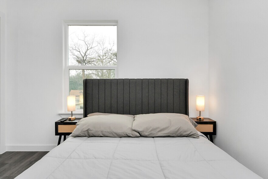 More Photos Of , Houston Multifamily For Sale