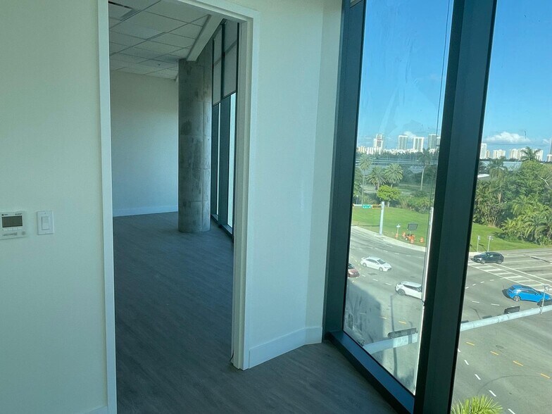 More Photos Of 21290 Biscayne, Aventura Office For Lease