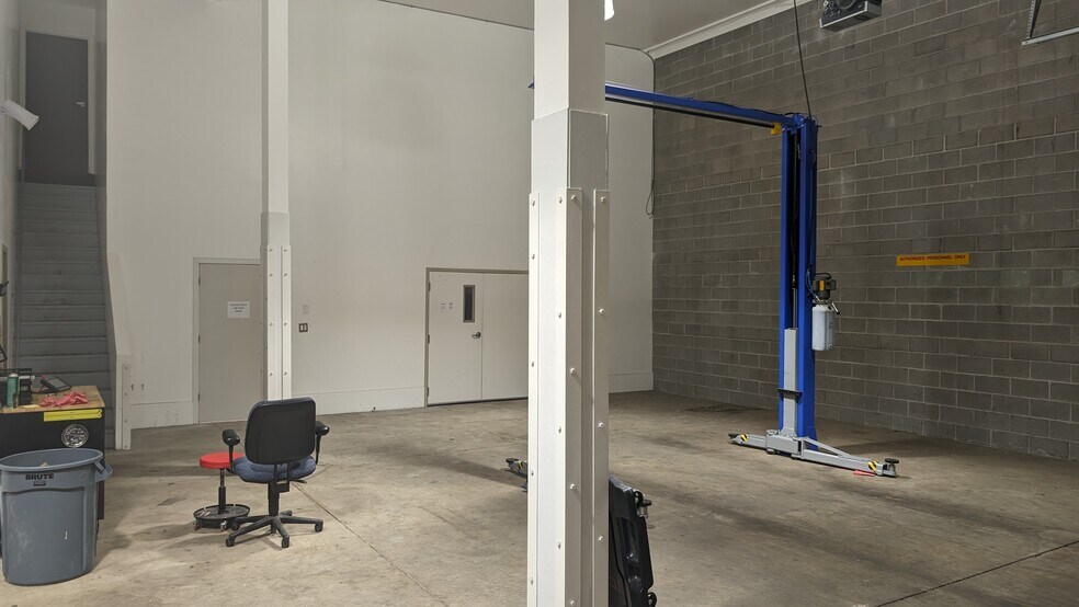 More Photos Of 332 E 3300 S, Salt Lake City Light Distribution For Lease