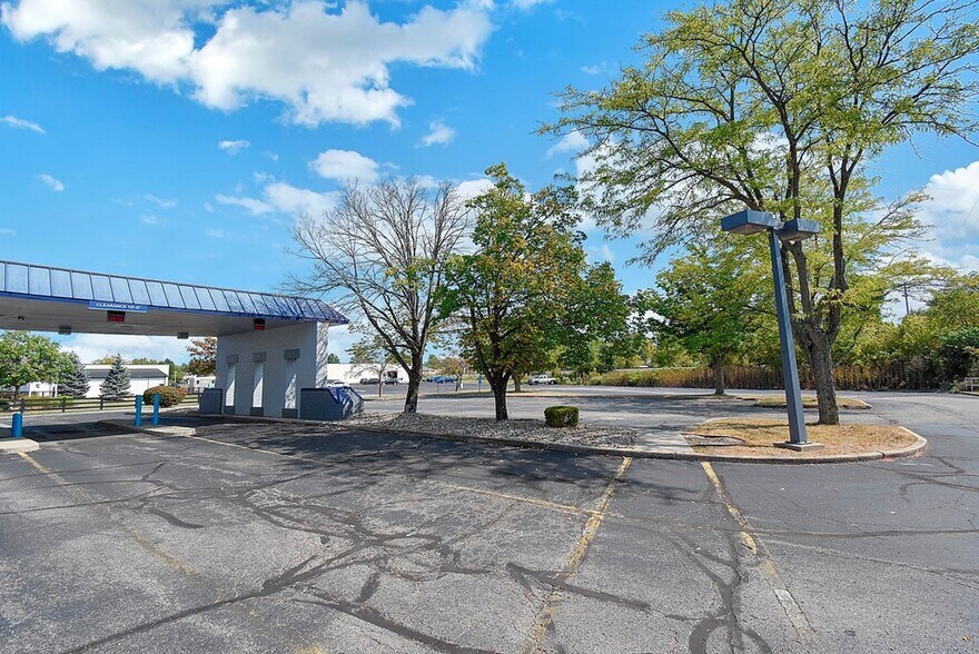 More Photos Of 245 N Seltzer St, Crestline Bank For Sale