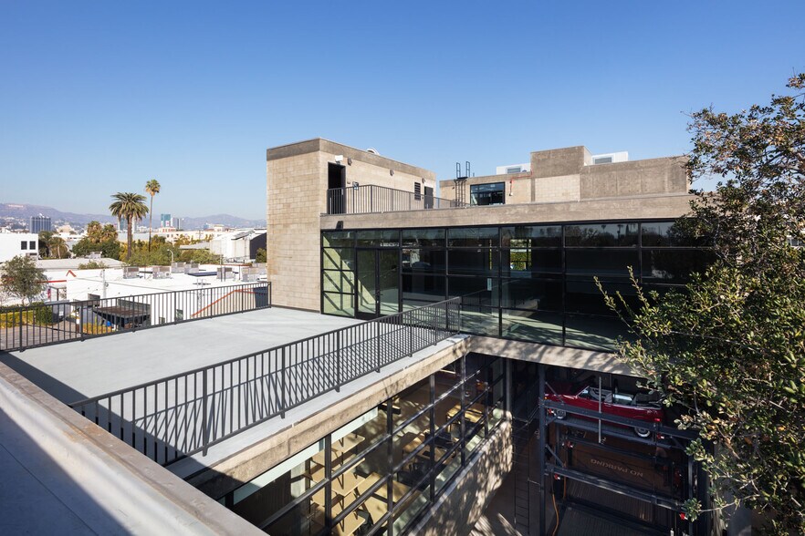 More Photos Of 743 Seward St, Los Angeles Office For Lease