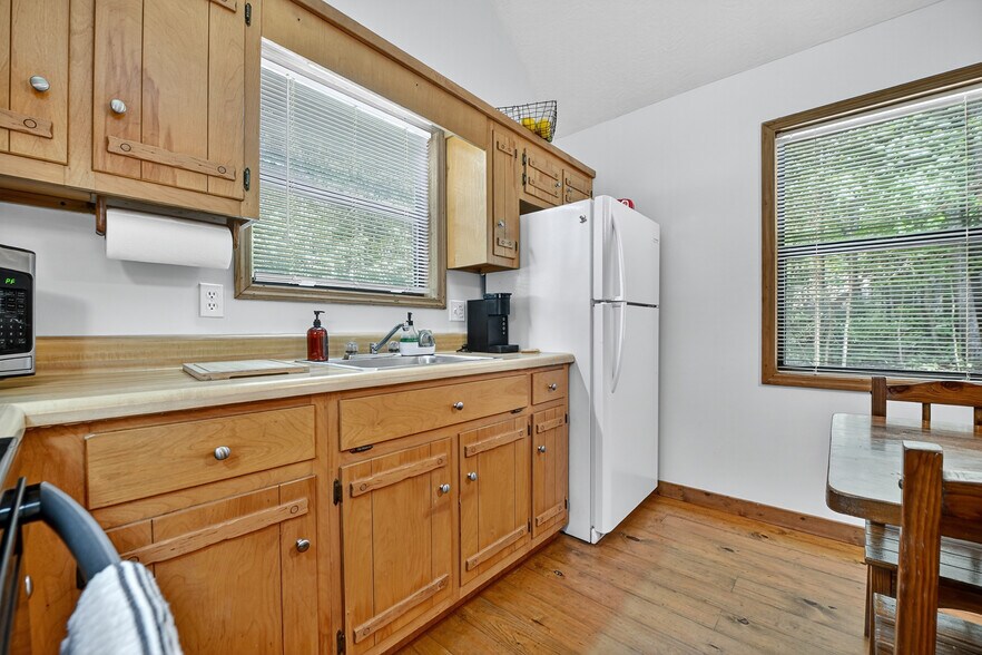 More Photos Of 77 Alpine Way, Blairsville Hotel For Sale