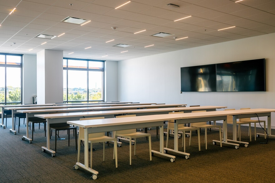 More Photos Of 3120 Sabre Dr, Southlake Office For Lease