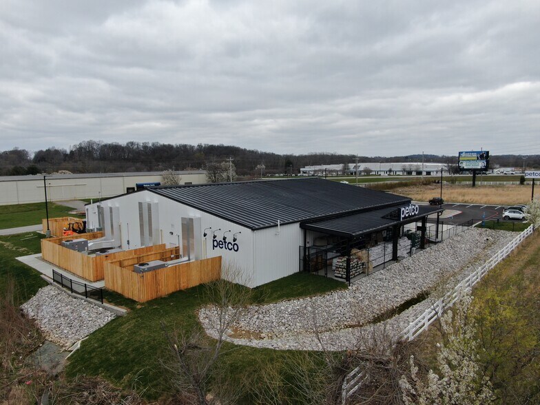 More Photos Of 141 Beaver Trl S, Glasgow Freestanding For Sale