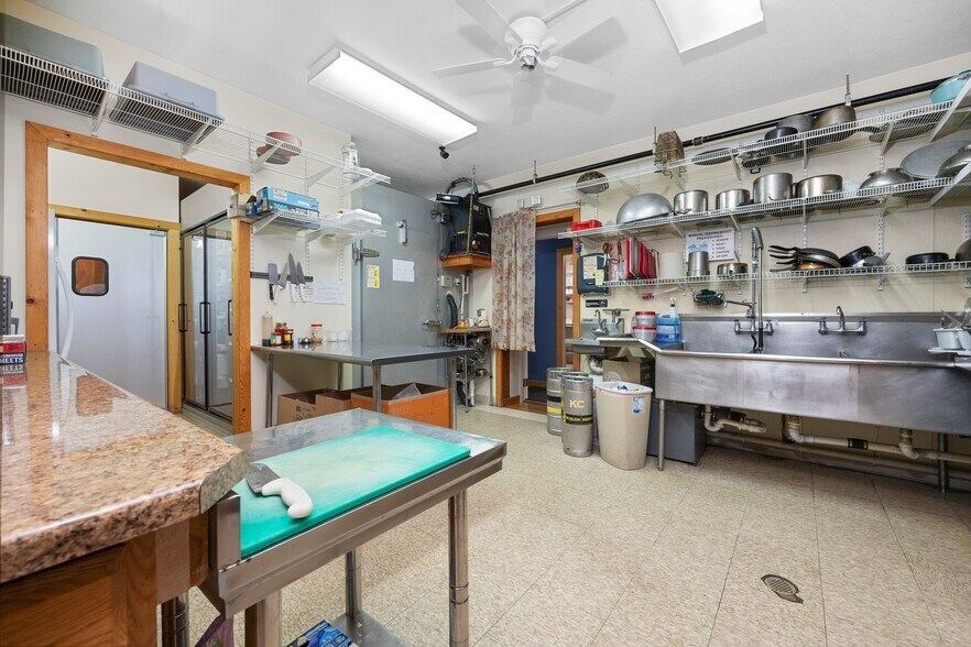 More Photos Of 5046 S West Bay Shore Dr, Suttons Bay Storefront Retail Residential For Sale